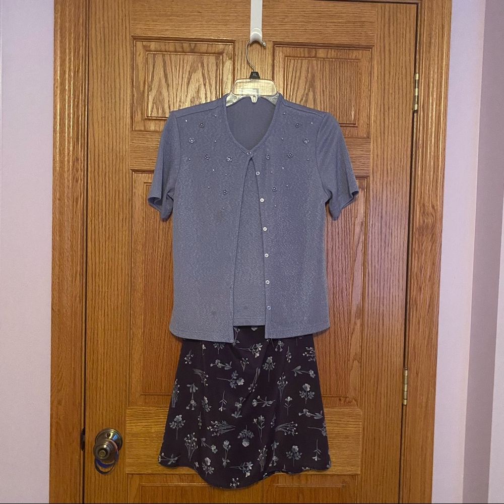 Sweater/cardigan and skirt matching set